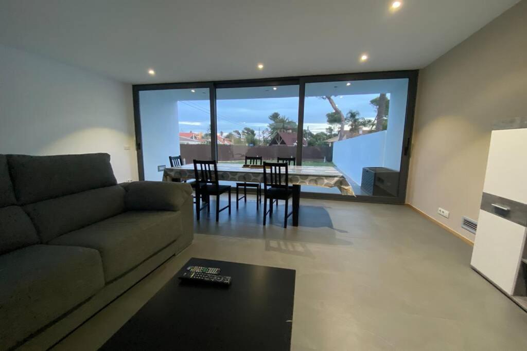 Modern Villa With Private Pool/ 400M To The Beach 그라오 데 카스테욘 외부 사진