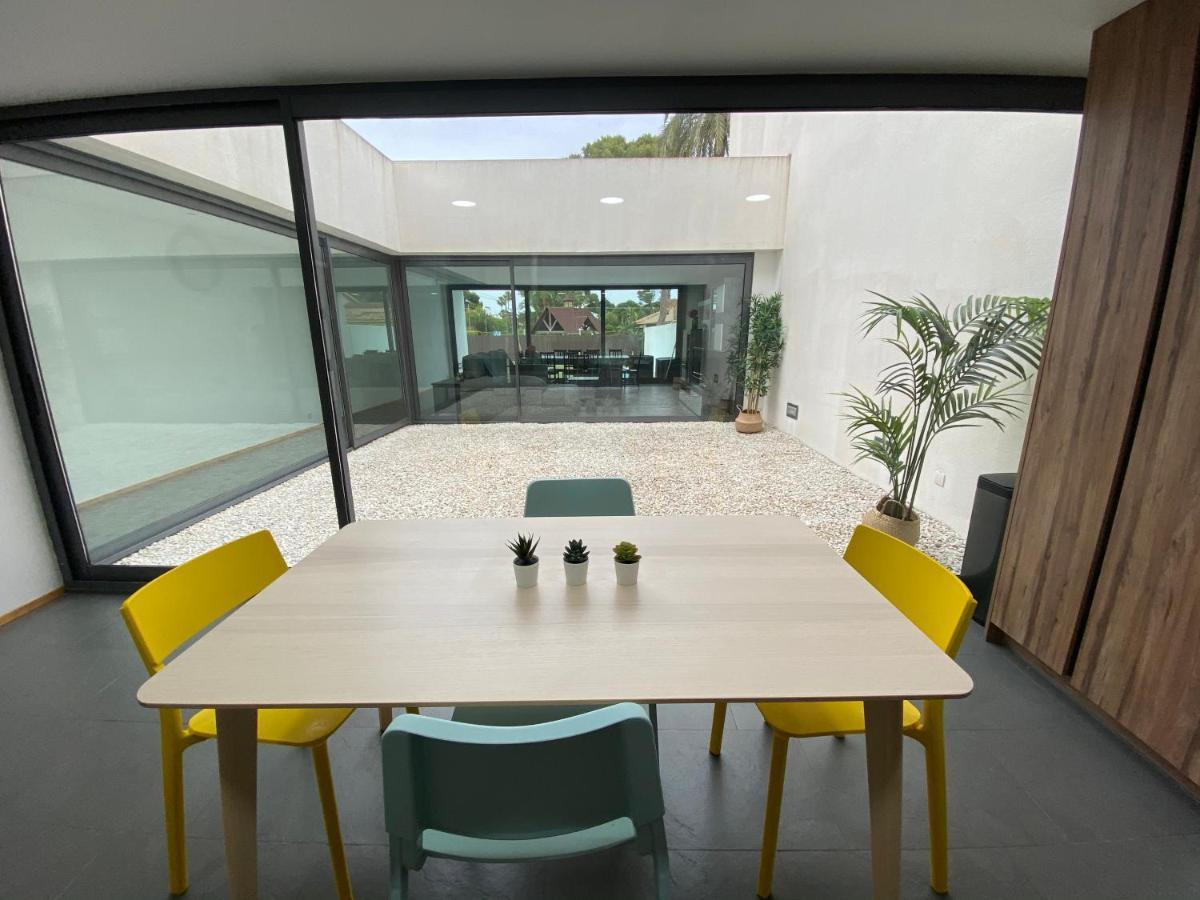 Modern Villa With Private Pool/ 400M To The Beach 그라오 데 카스테욘 외부 사진