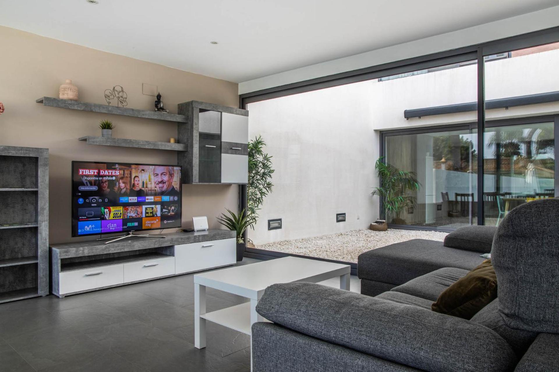 Modern Villa With Private Pool/ 400M To The Beach 그라오 데 카스테욘 외부 사진